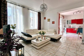 HENRI CAMILLE REAL ESTATE - ST MARIE 2 - 3 bedrooms - center